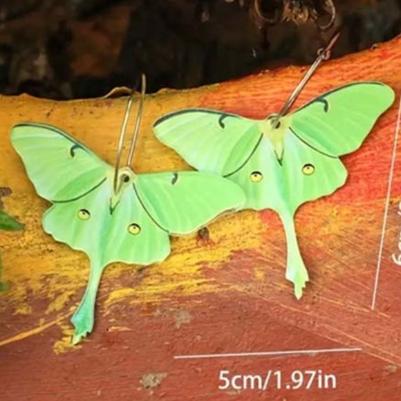 NATURES FRESH GREEN **LUNA MOTH** ACRYLIC LONG DANGLY EARRINGS 54 - Picture 2 of 2